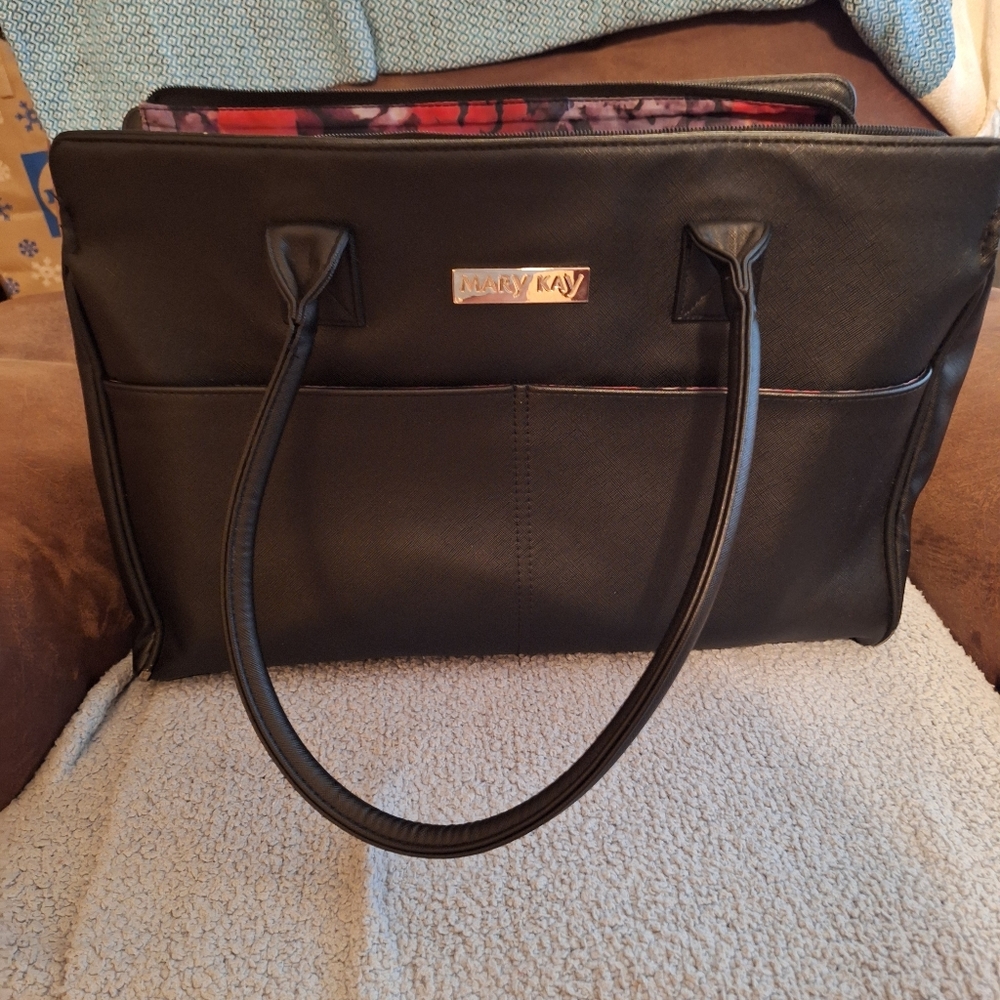 Final Price*** Mary Kay Black Tote Bag with Classic Design